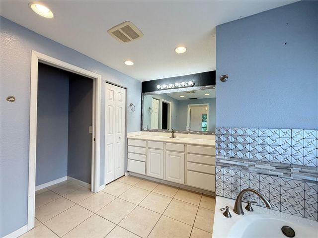 4426 WINDSONG AVENUE, North Port, FL 34287