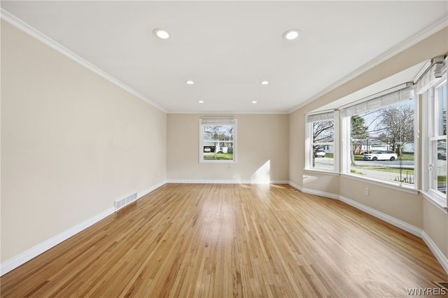 28 Fox Chapel Road, Amherst, NY 14221