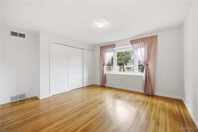 28 Fox Chapel Road, Amherst, NY 14221