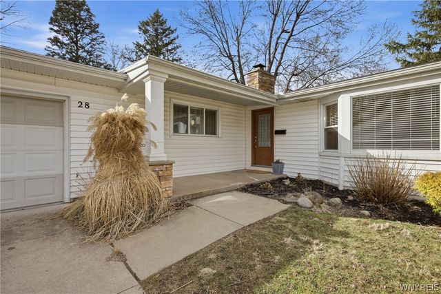 28 Fox Chapel Road, Amherst, NY 14221