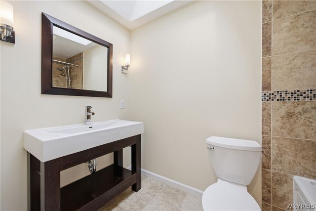 28 Fox Chapel Road, Amherst, NY 14221