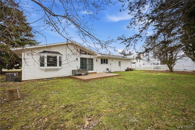 28 Fox Chapel Road, Amherst, NY 14221