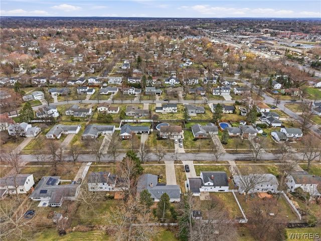 28 Fox Chapel Road, Amherst, NY 14221