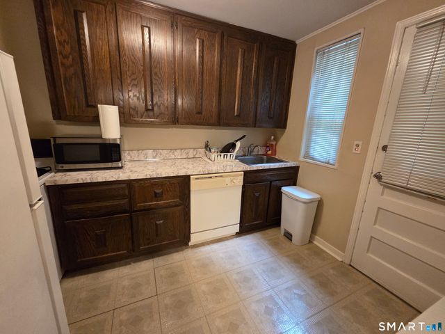 79 Mencel Circle A, Bridgeport, CT 06610