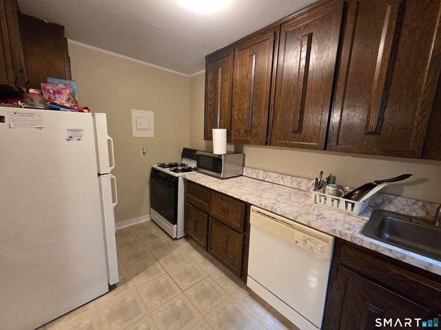 79 Mencel Circle A, Bridgeport, CT 06610