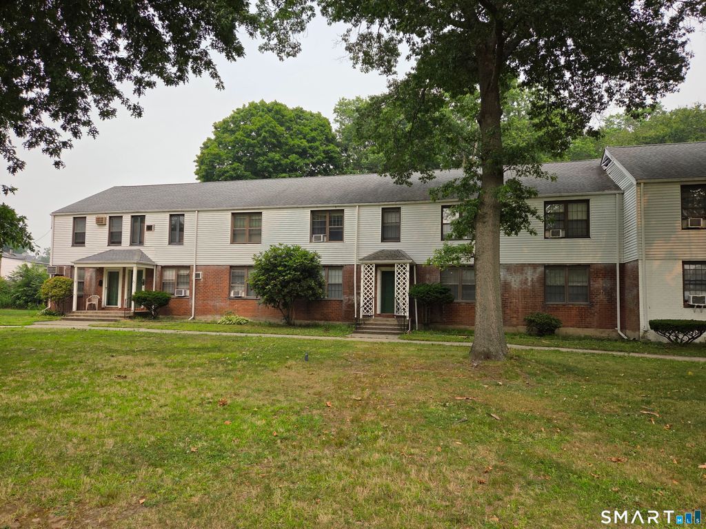 79 Mencel Circle A, Bridgeport, CT 06610