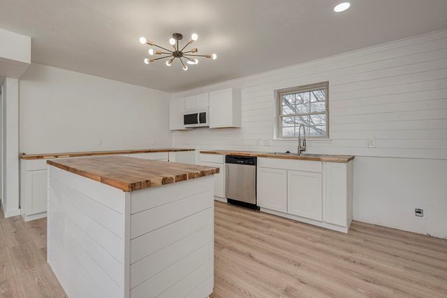 4601 Thomason Dr, Midland, TX 79703