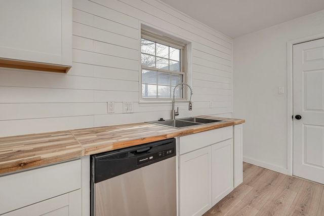 4601 Thomason Dr, Midland, TX 79703