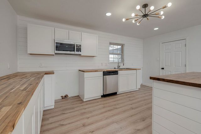 4601 Thomason Dr, Midland, TX 79703