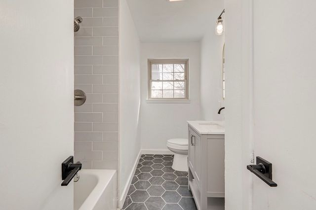 4601 Thomason Dr, Midland, TX 79703