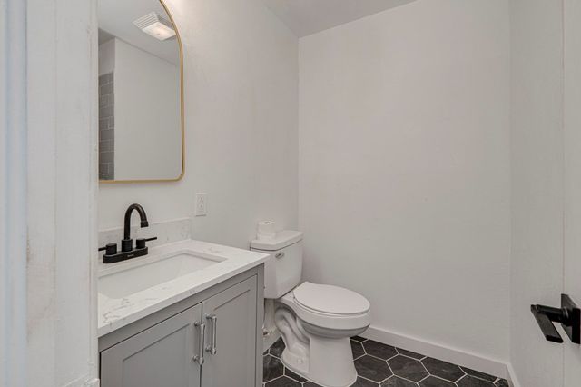 4601 Thomason Dr, Midland, TX 79703