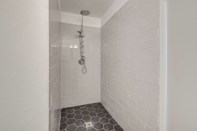 4601 Thomason Dr, Midland, TX 79703