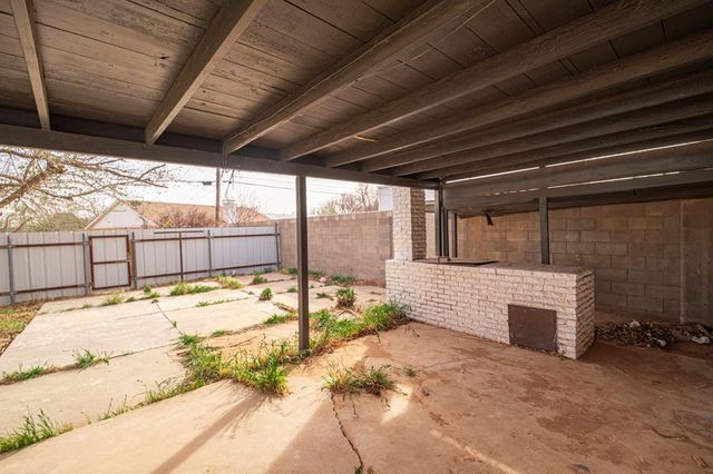 4601 Thomason Dr, Midland, TX 79703