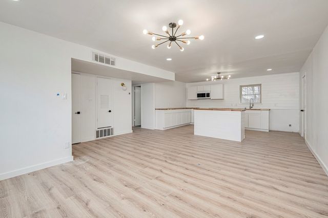 4601 Thomason Dr, Midland, TX 79703