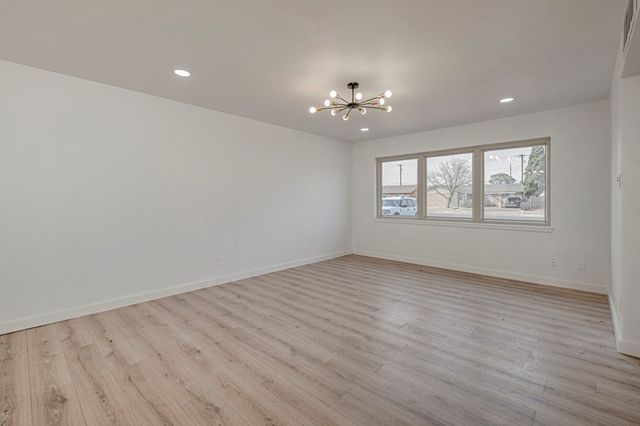 4601 Thomason Dr, Midland, TX 79703