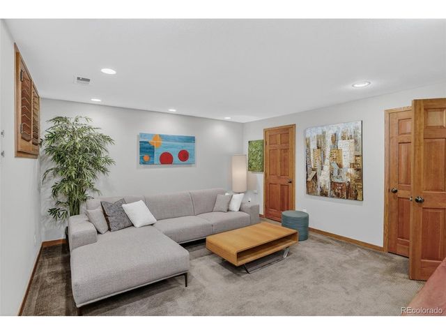353 Harrison St, Denver, CO 80206