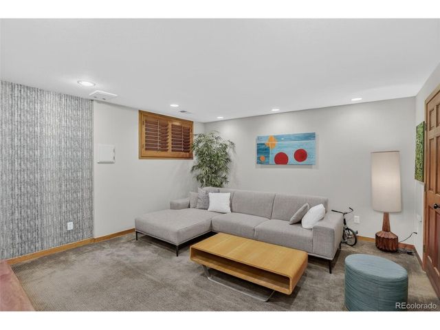 353 Harrison St, Denver, CO 80206