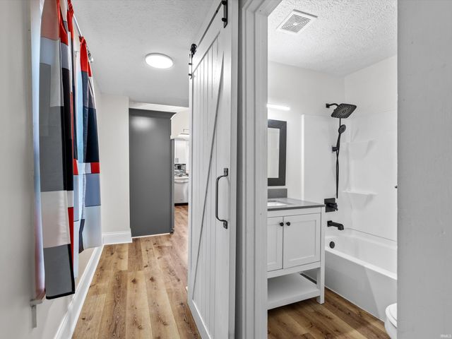 2015 E Blackford Avenue, Evansville, IN 47714