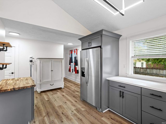 2015 E Blackford Avenue, Evansville, IN 47714