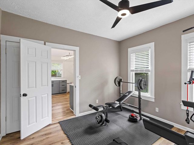 2015 E Blackford Avenue, Evansville, IN 47714