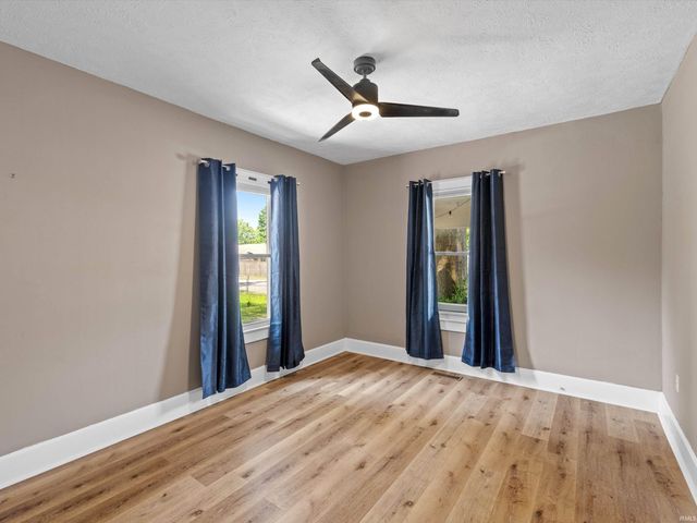 2015 E Blackford Avenue, Evansville, IN 47714