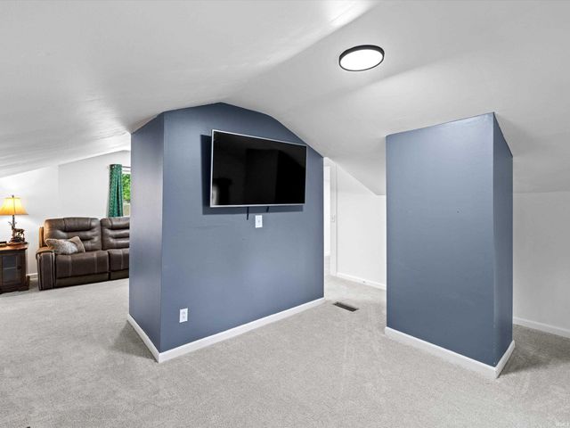 2015 E Blackford Avenue, Evansville, IN 47714