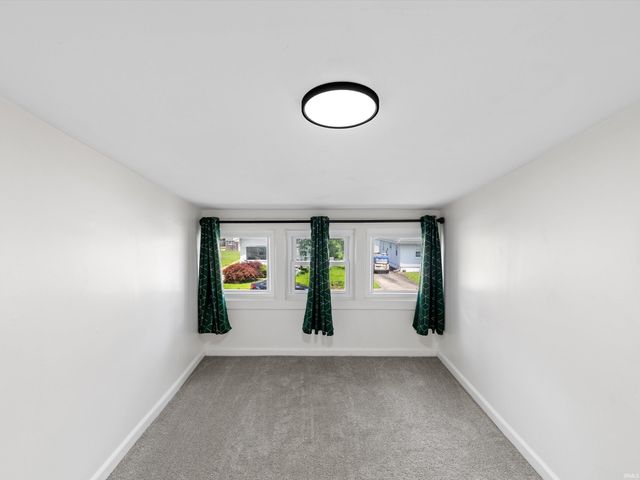 2015 E Blackford Avenue, Evansville, IN 47714