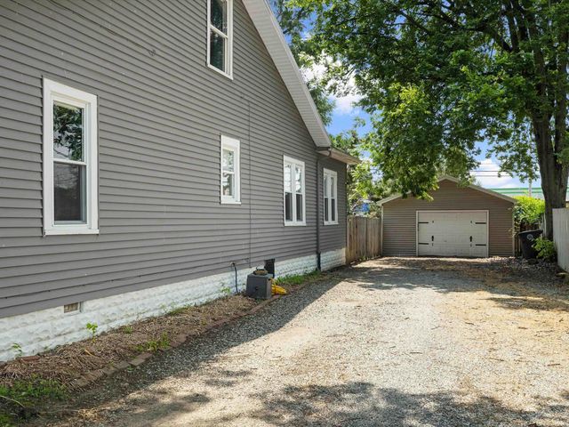 2015 E Blackford Avenue, Evansville, IN 47714