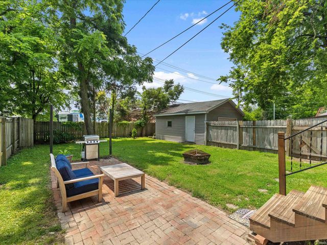 2015 E Blackford Avenue, Evansville, IN 47714