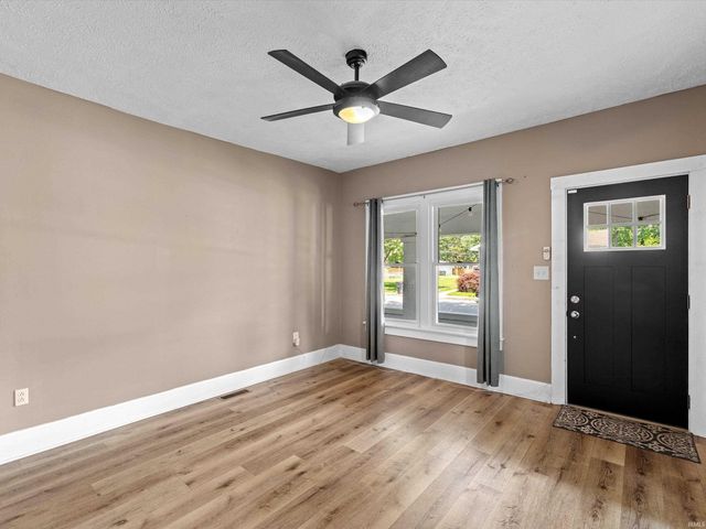 2015 E Blackford Avenue, Evansville, IN 47714