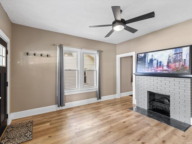 2015 E Blackford Avenue, Evansville, IN 47714