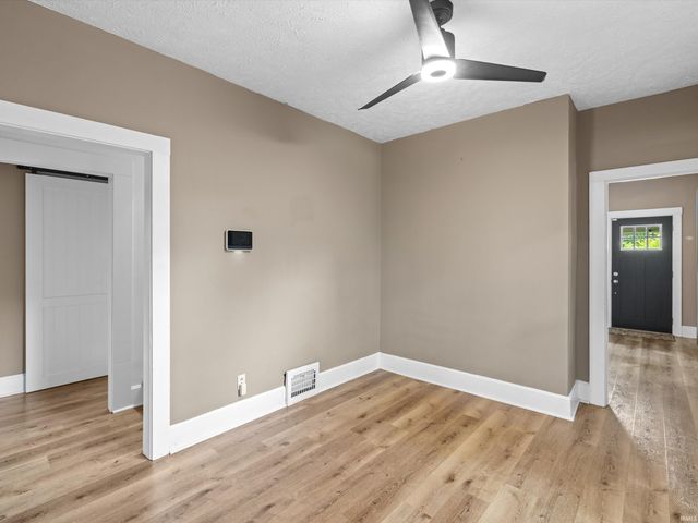 2015 E Blackford Avenue, Evansville, IN 47714