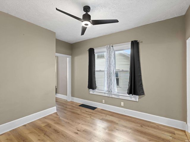 2015 E Blackford Avenue, Evansville, IN 47714