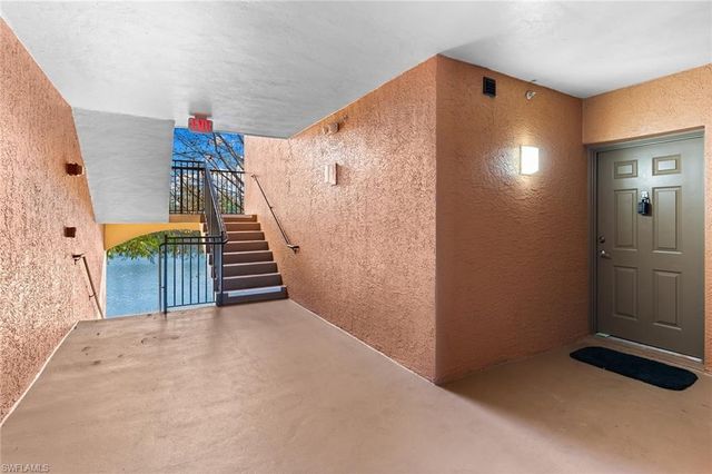 1130 Reserve WAY # 3, Naples, FL 34105