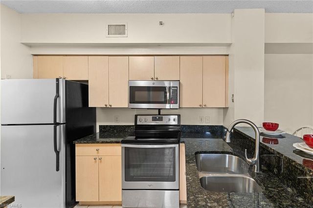 1130 Reserve WAY # 3, Naples, FL 34105