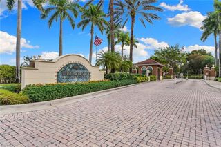 1130 Reserve WAY # 3, Naples, FL 34105