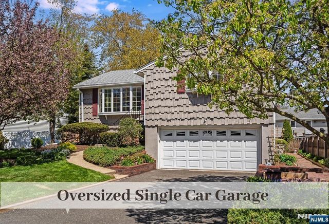 63 Moore Avenue, Waldwick, NJ 07463