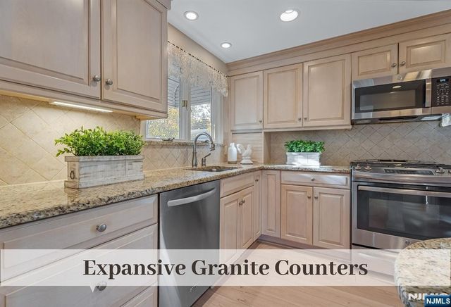 63 Moore Avenue, Waldwick, NJ 07463
