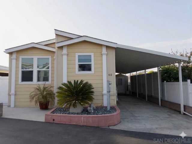 62 Hummingbird Ln., Oceanside, CA 92057