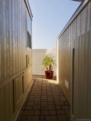 62 Hummingbird Ln., Oceanside, CA 92057
