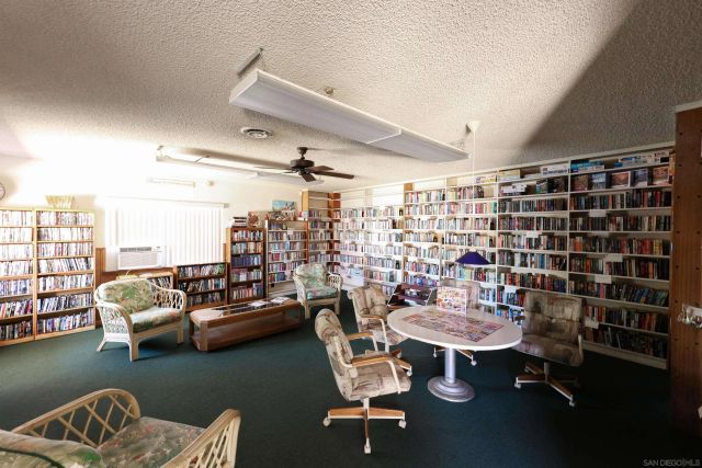 62 Hummingbird Ln., Oceanside, CA 92057