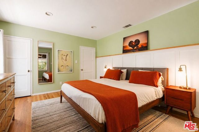 6871 Sunny, Los Angeles, CA 90068