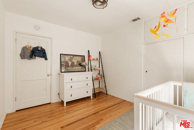 6871 Sunny, Los Angeles, CA 90068
