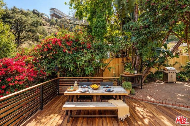 6871 Sunny, Los Angeles, CA 90068