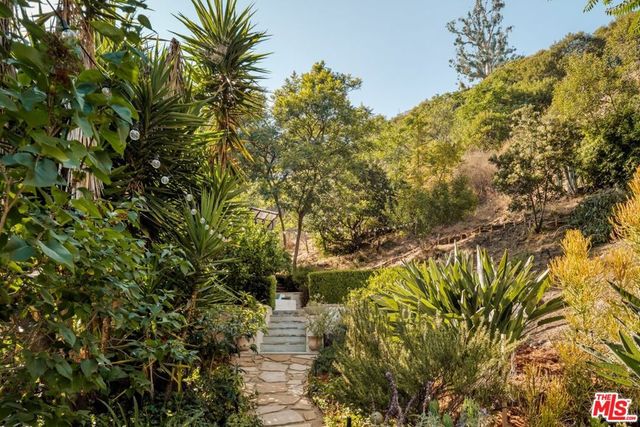 6871 Sunny, Los Angeles, CA 90068