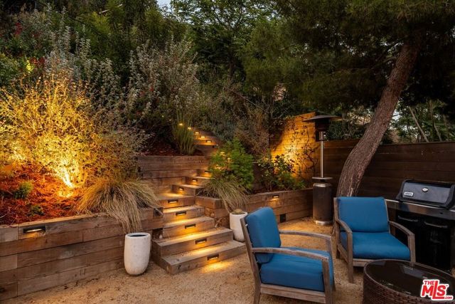 6871 Sunny, Los Angeles, CA 90068