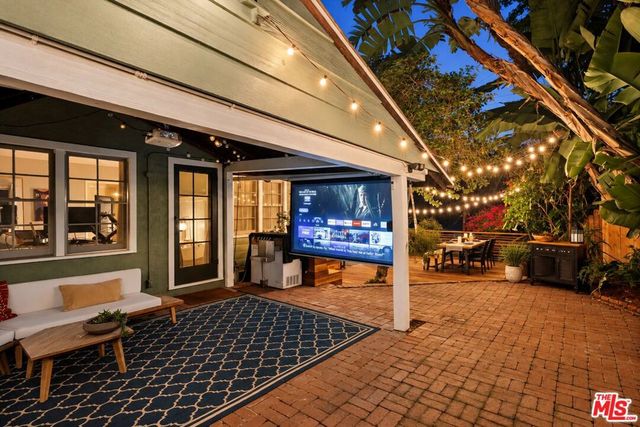 6871 Sunny, Los Angeles, CA 90068