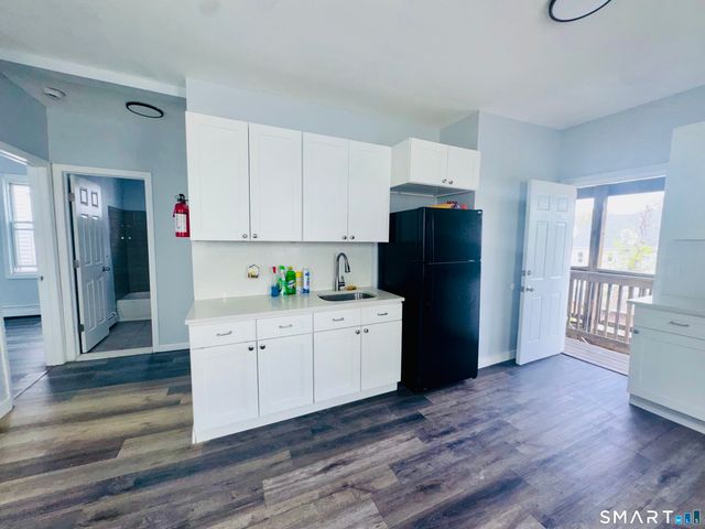 898 Hancock Avenue 3, Bridgeport, CT 06605