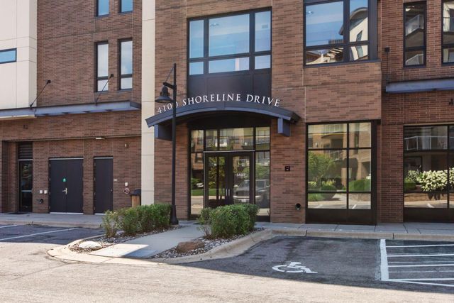 4100 Shoreline Drive S205, Spring Park, MN 55384