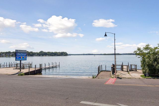 4100 Shoreline Drive S205, Spring Park, MN 55384